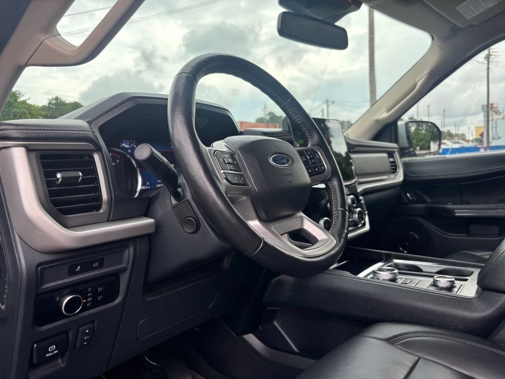 Used 2024 Ford Expedition XLT AWD/4WD image 16