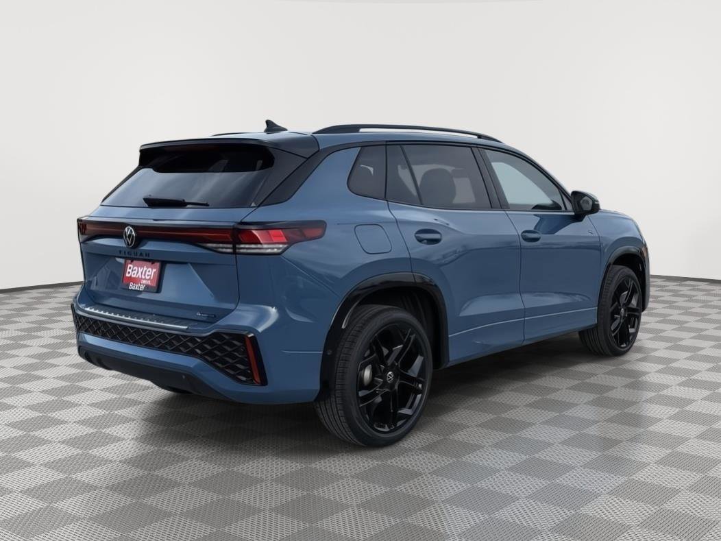 New 2026 Volkswagen Tiguan SE R-Line image 3