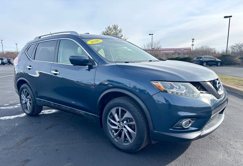 Used 2016 Nissan Rogue SL w/ SL Premium Package image 9