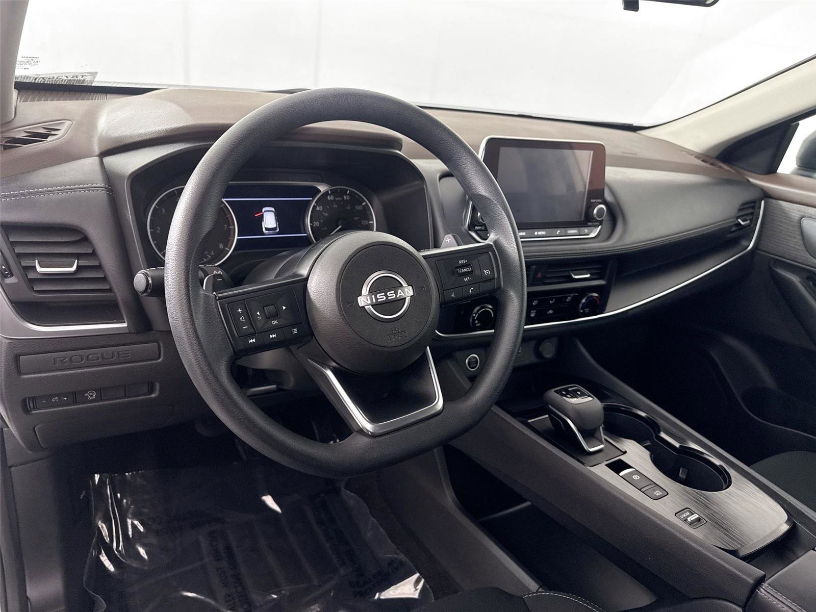 Used 2023 Nissan Rogue S FWD image 4