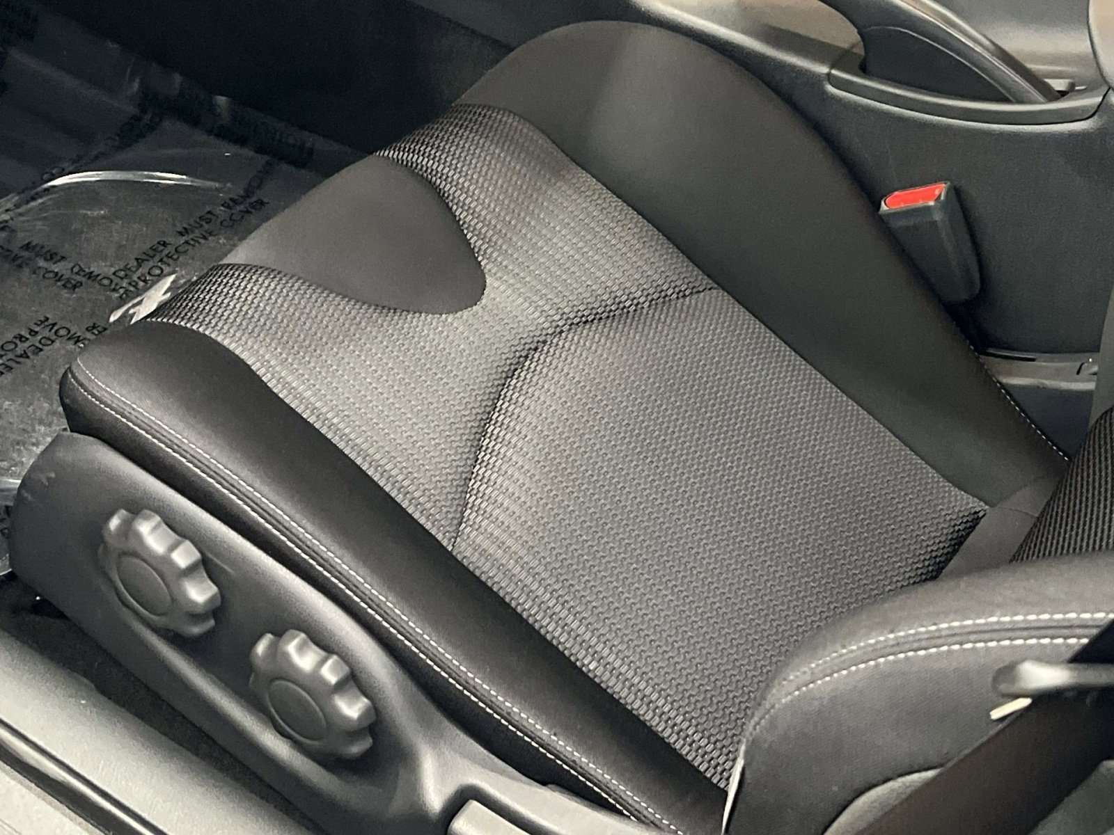 Used 2025 Nissan Z Sport w/ Floor Mat Package image 12