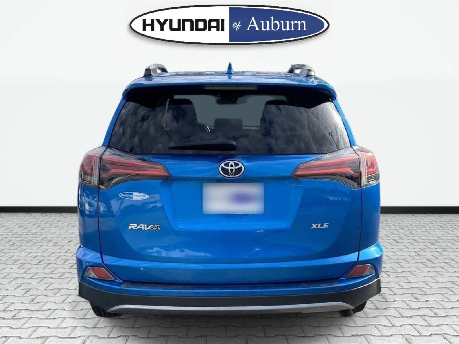 Used 2018 Toyota RAV4 XLE FWD image 6