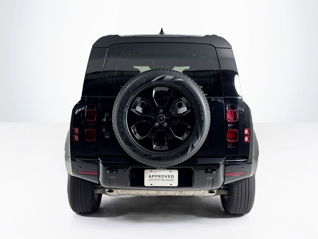 Used 2025 Land Rover Defender 110 X-Dynamic SE image 4