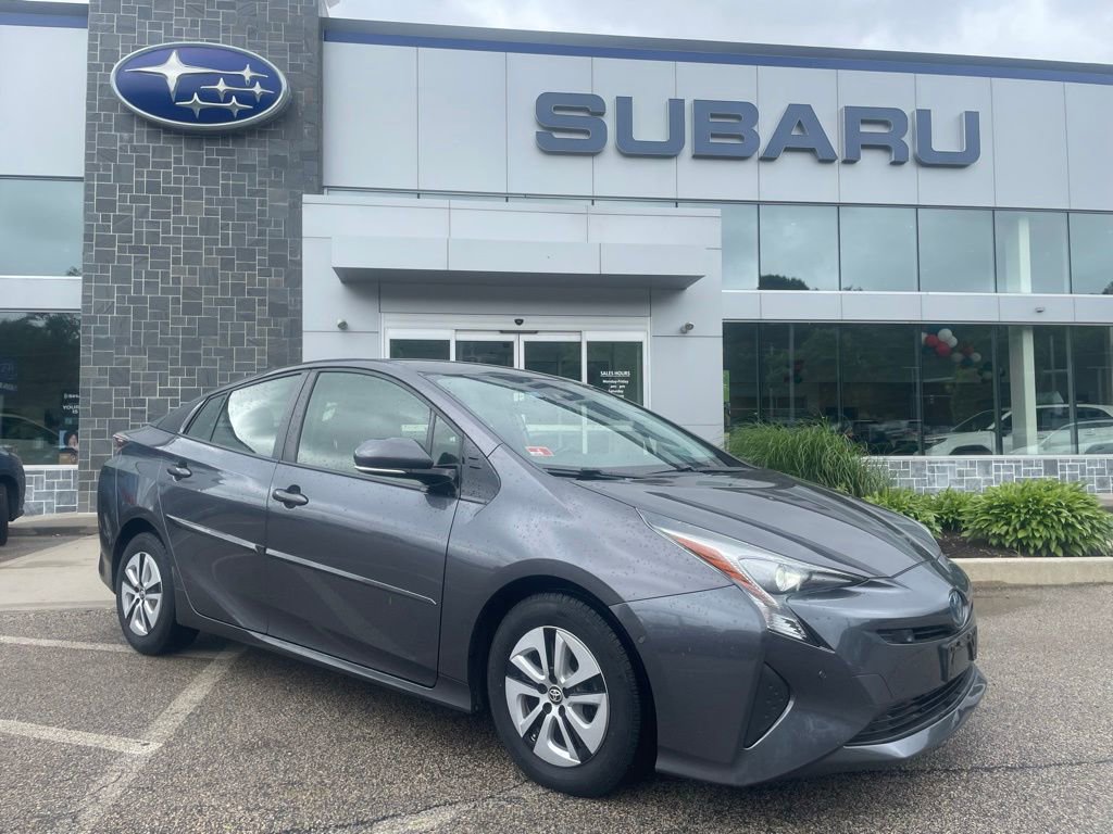 Used 2018 Toyota Prius Three FWD image 1