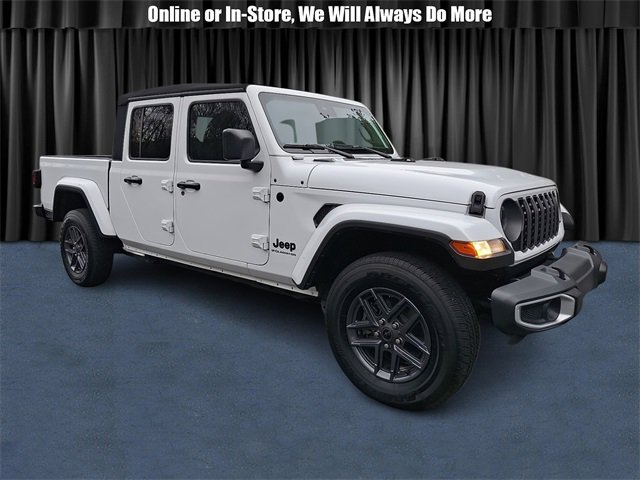 Used 2024 Jeep Gladiator Sport image 1
