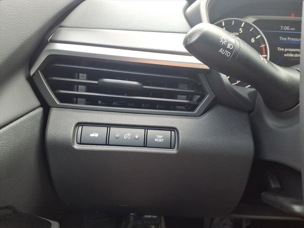 New 2025 Nissan Altima 2.5 SR image 13