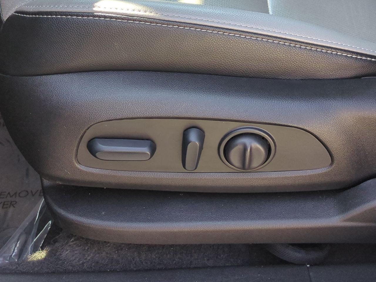 Used 2024 GMC Terrain SLT FWD image 17