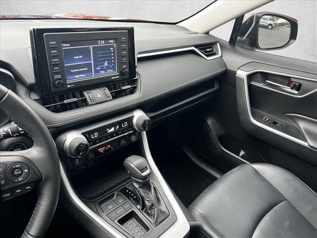 Certified 2020 Toyota RAV4 XLE Premium image 15
