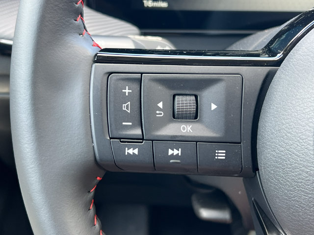 Used 2026 Nissan Kicks SR w/ Cold Weather Package AWD/4WD image 16