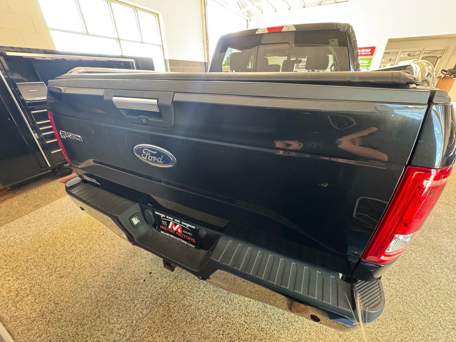 Used 2015 Ford F150 XLT w/ Equipment Group 302A Luxury AWD/4WD image 6