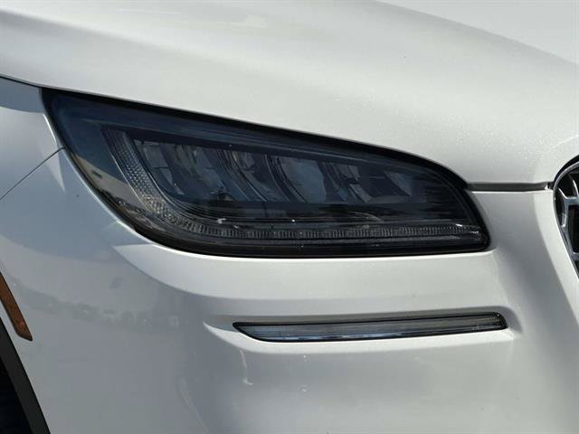 Used 2022 Lincoln Corsair AWD w/ Premium Package image 8