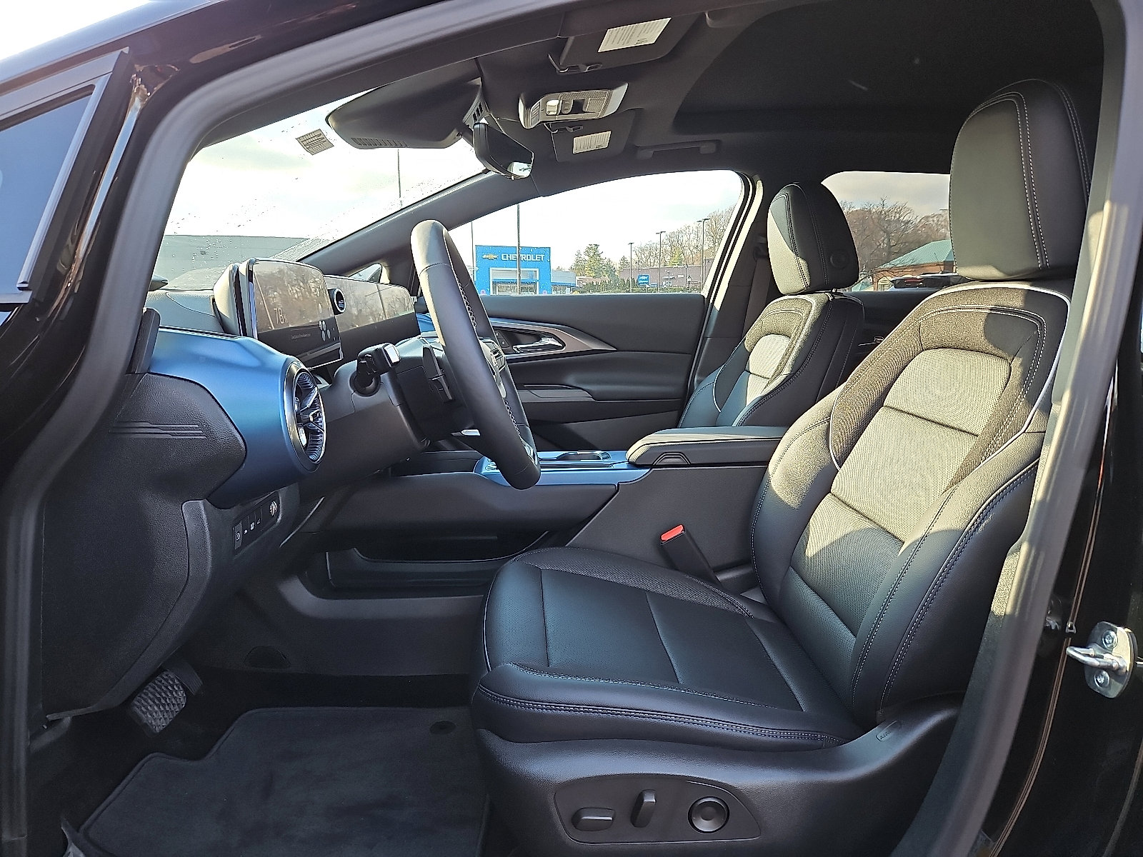 New 2026 Chevrolet Equinox EV LT image 6