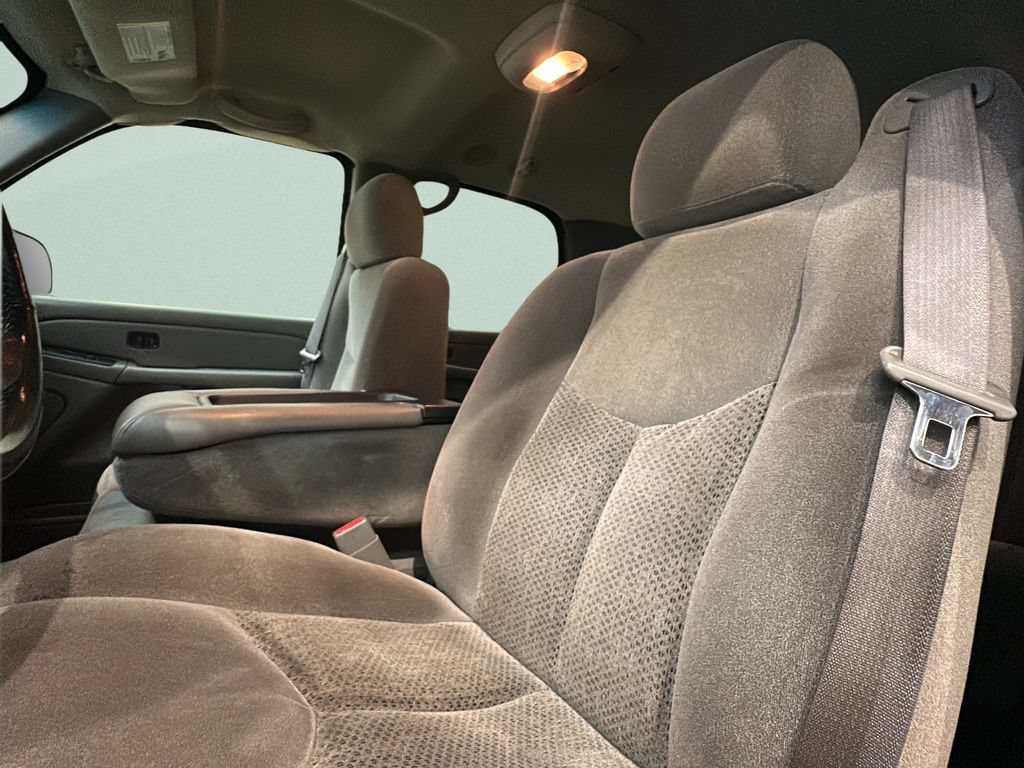 Used 2005 Chevrolet Tahoe LS AWD/4WD image 12
