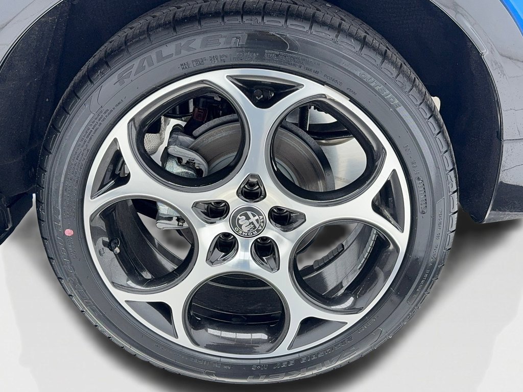 New 2025 Alfa Romeo Tonale w/ Premium Package image 50