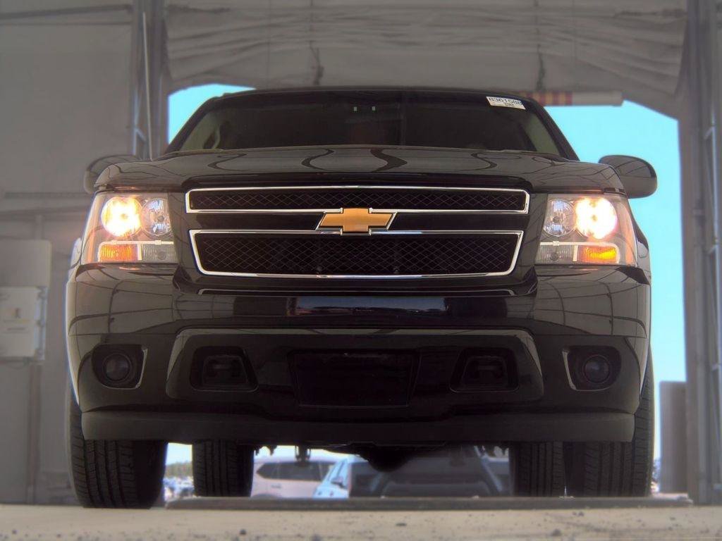 Used 2013 Chevrolet Suburban 2500 LS w/ Skid Plate Package AWD/4WD image 3