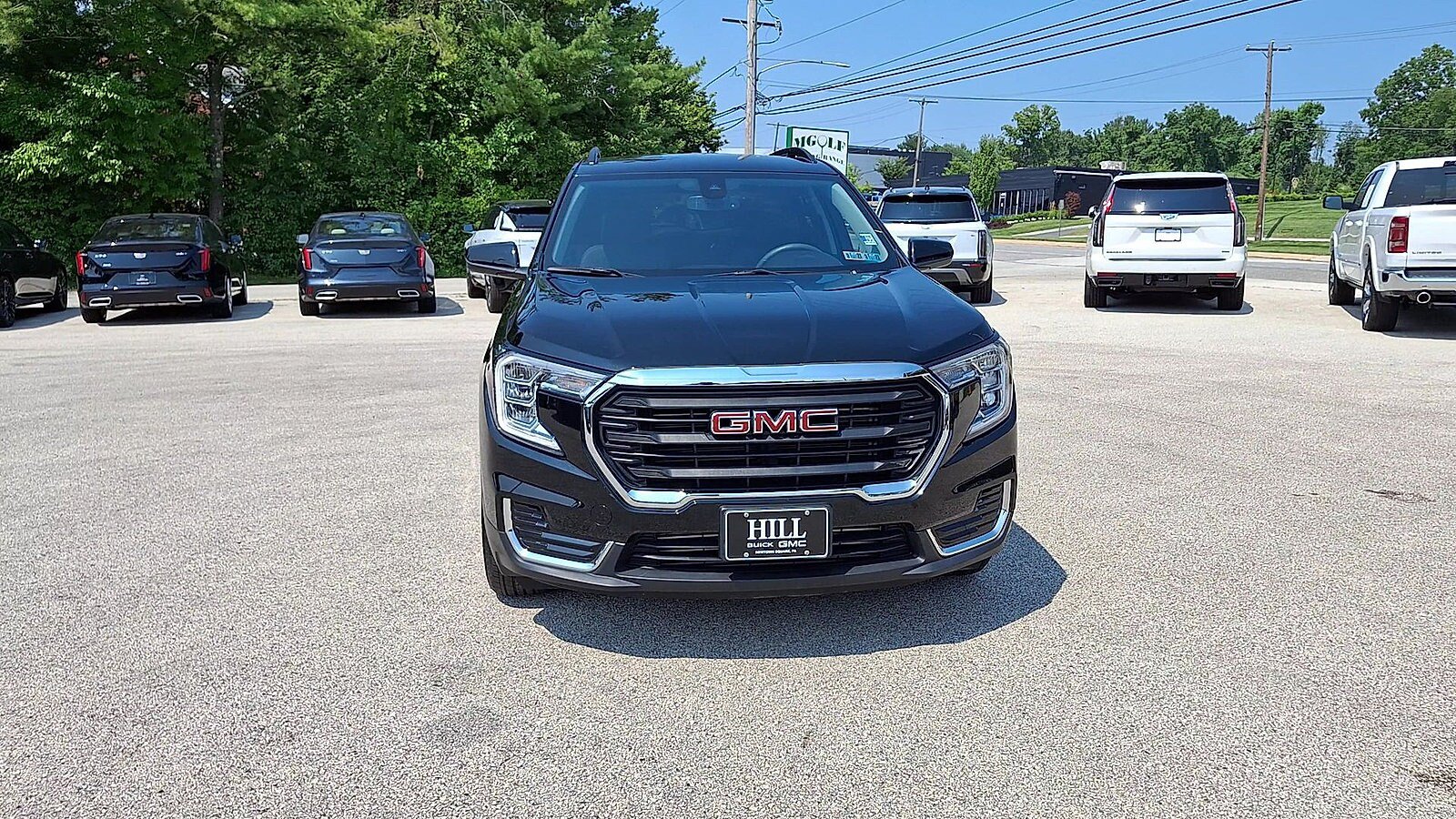 Used 2024 GMC Terrain SLE w/ Driver Convenience Package FWD image 3