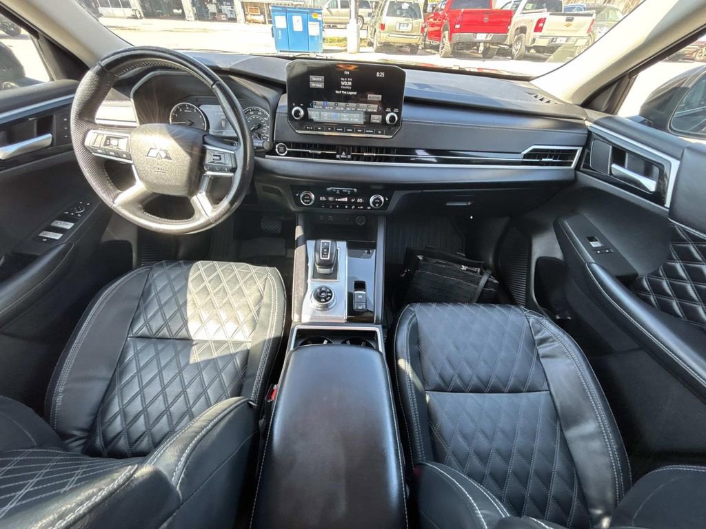 Used 2022 Mitsubishi Outlander SEL image 16