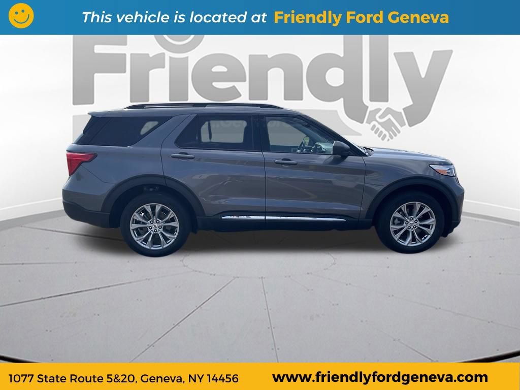 Used 2023 Ford Explorer XLT w/ Equipment Group 202A AWD/4WD image 4
