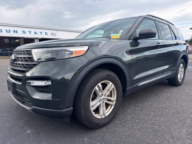 Certified 2022 Ford Explorer XLT w/ Equipment Group 202A AWD/4WD image 2