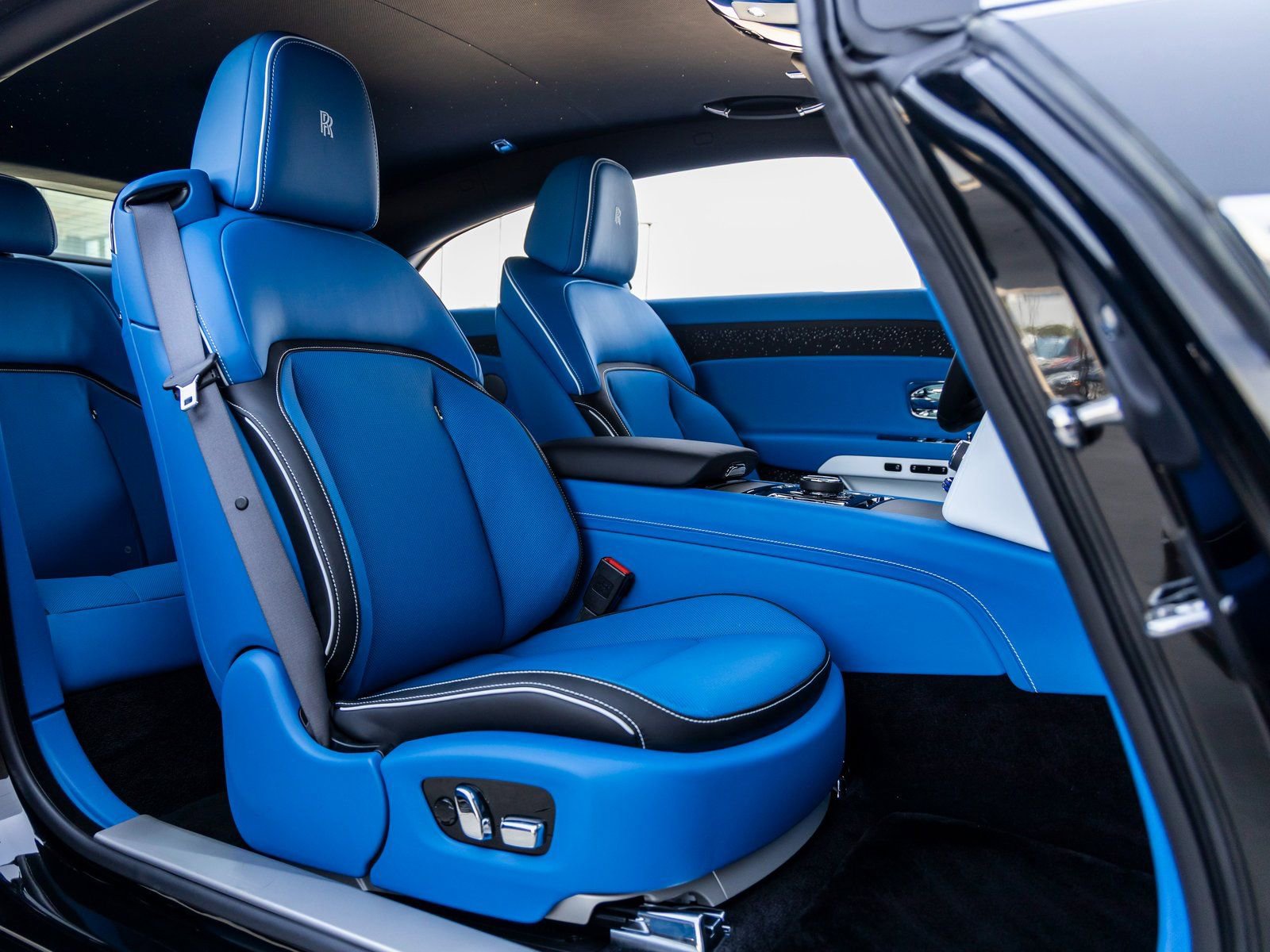 New 2025 Rolls-Royce Spectre image 47