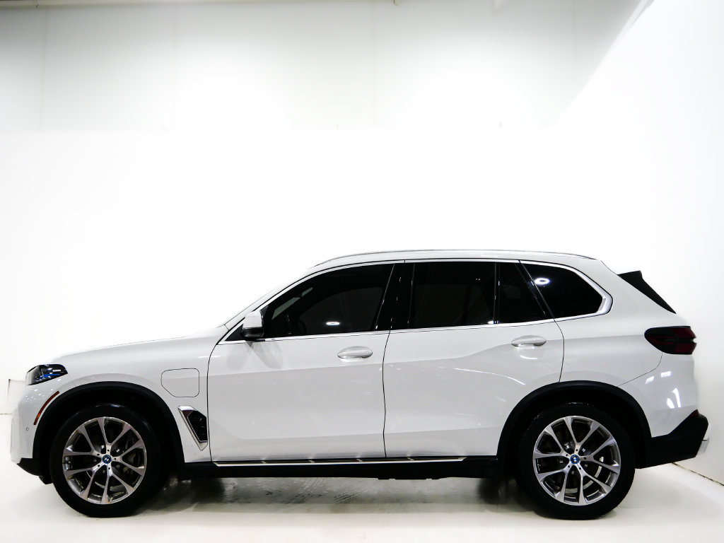 Used 2024 BMW X5 xDrive50e AWD/4WD image 6