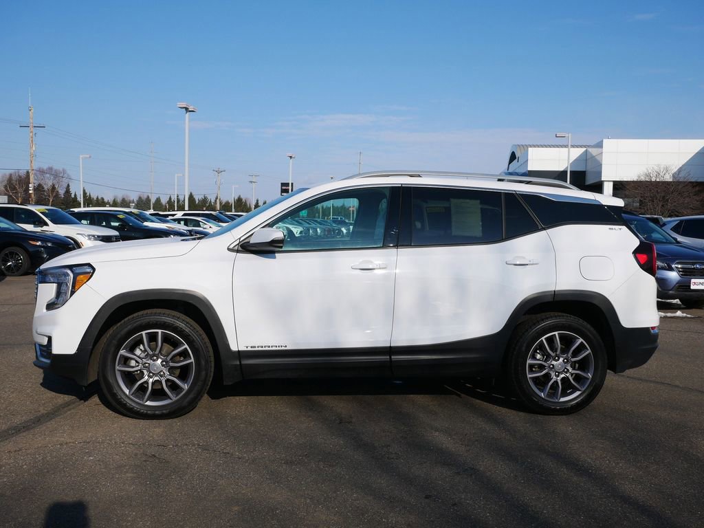 Used 2024 GMC Terrain SLT image 4