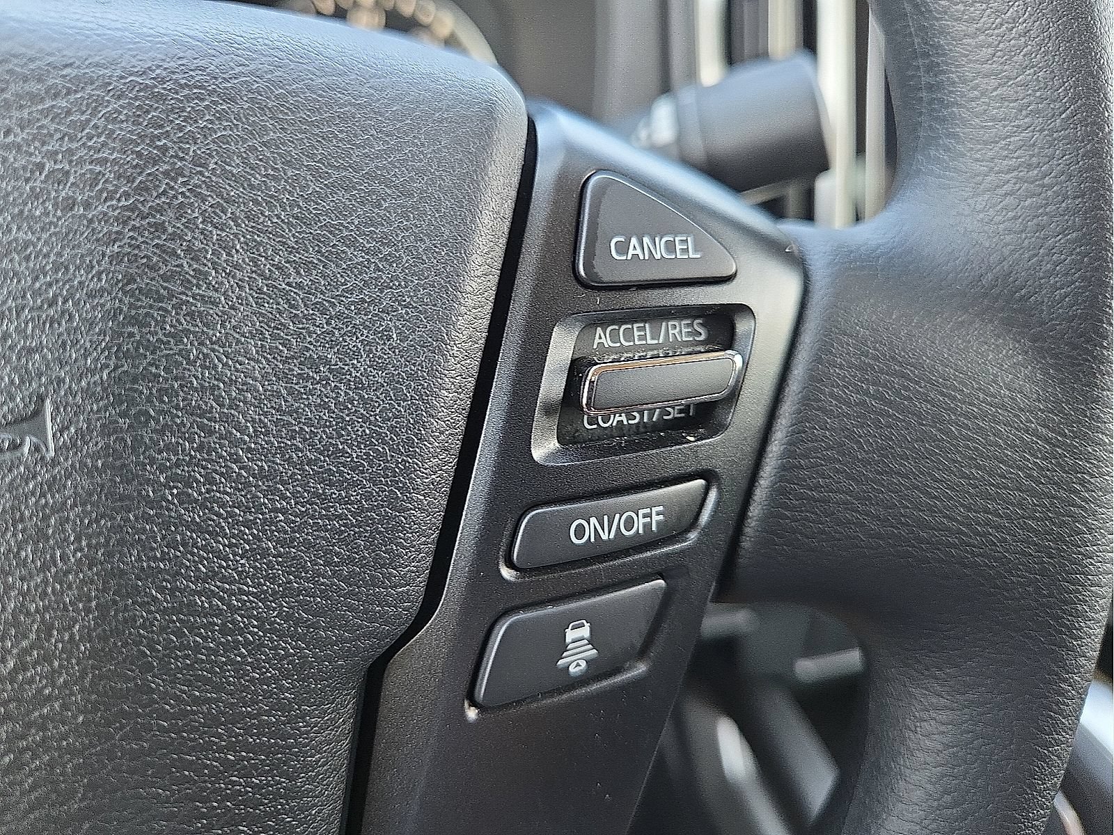 Used 2025 Nissan Frontier SV AWD/4WD image 18