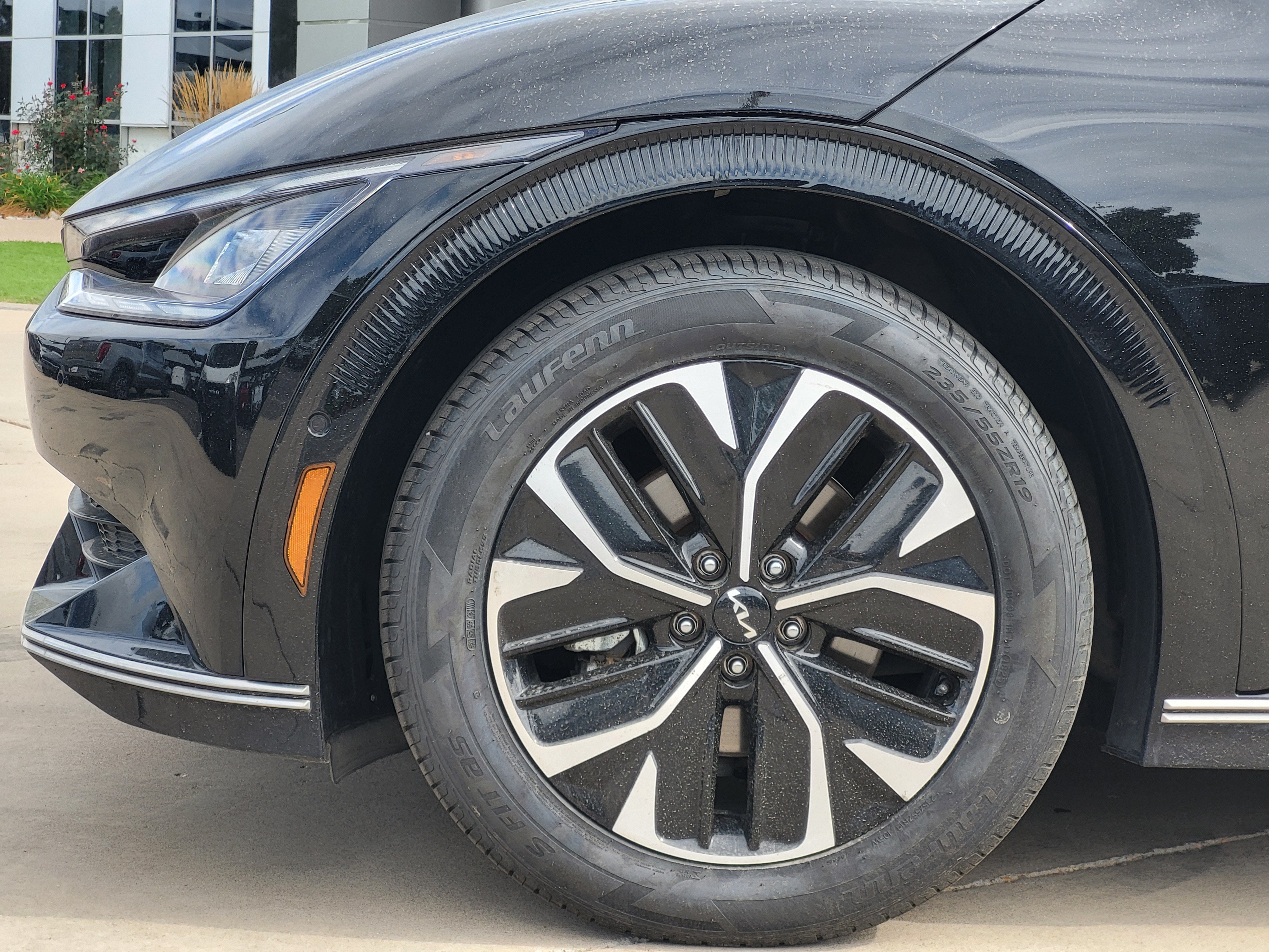 Used 2023 Kia EV6 Wind w/ Wind Technology Package AWD/4WD image 9