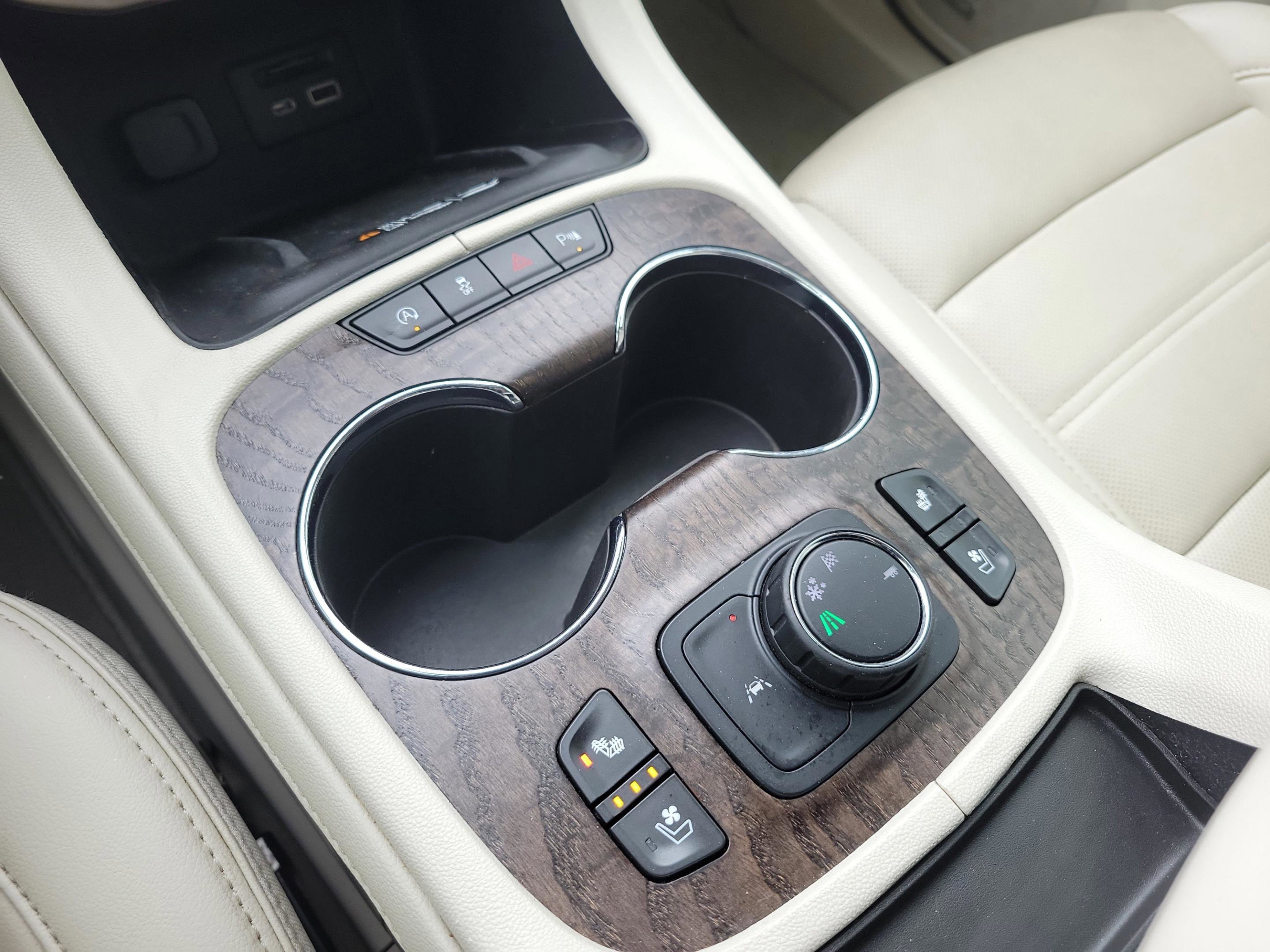 Used 2021 GMC Acadia Denali w/ Denali Technology Package image 30