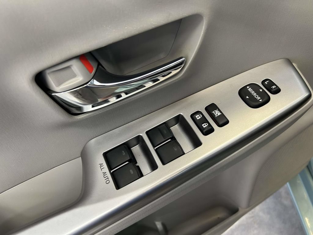 Used 2016 Toyota Prius V Four FWD image 18