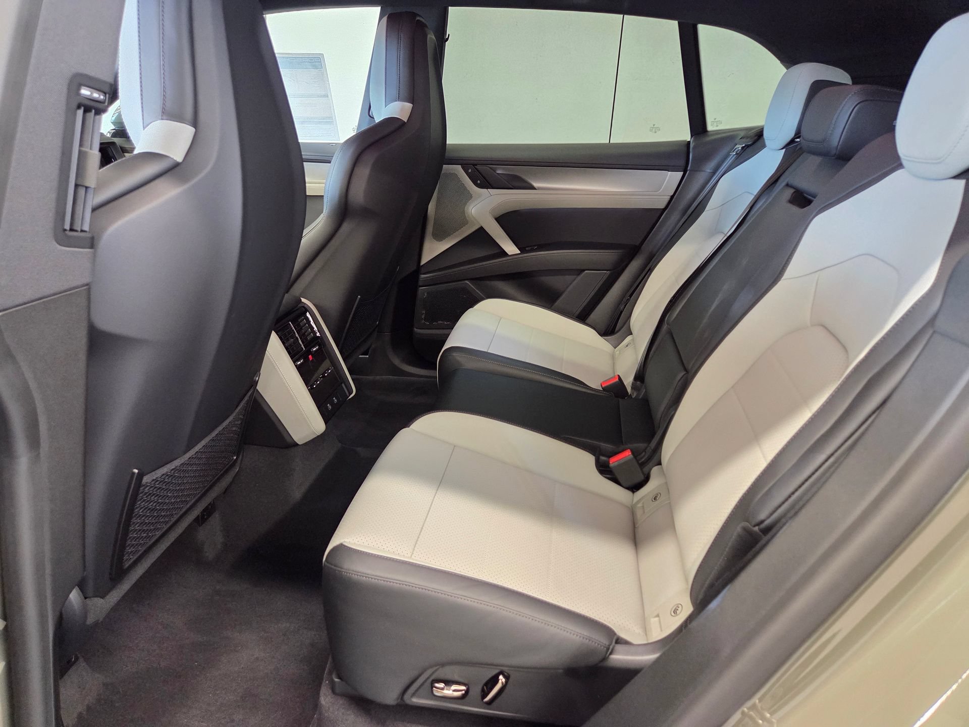 New 2026 Porsche Cayenne Electric AWD/4WD image 10
