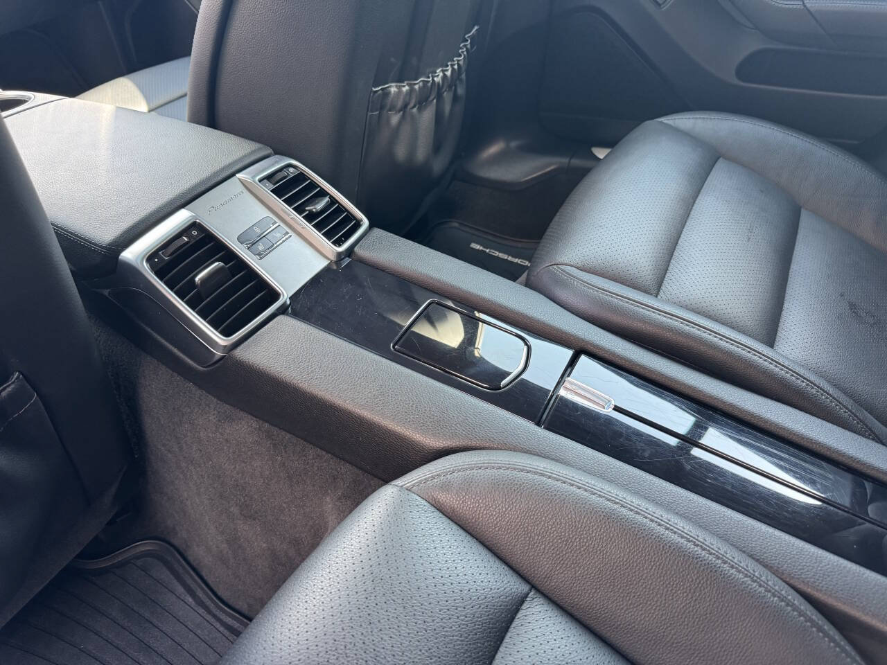Used 2015 Porsche Panamera S RWD image 30