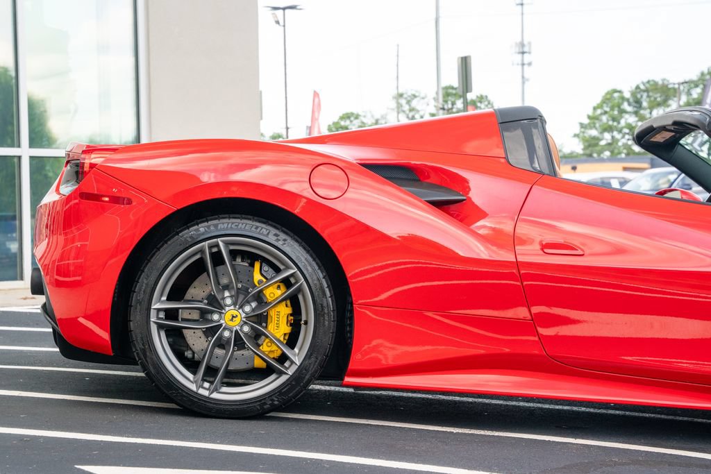 Used 2018 Ferrari 488 Spider RWD image 11