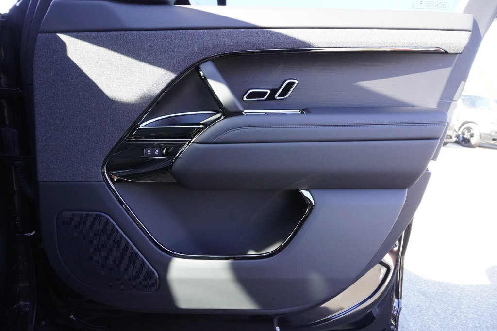 Used 2026 Land Rover Range Rover Sport Dynamic SE AWD/4WD image 21