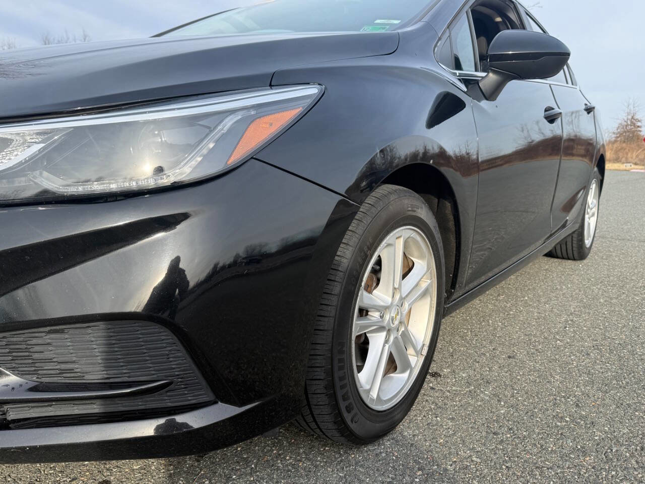 Used 2018 Chevrolet Cruze LT w/ Convenience Package image 14