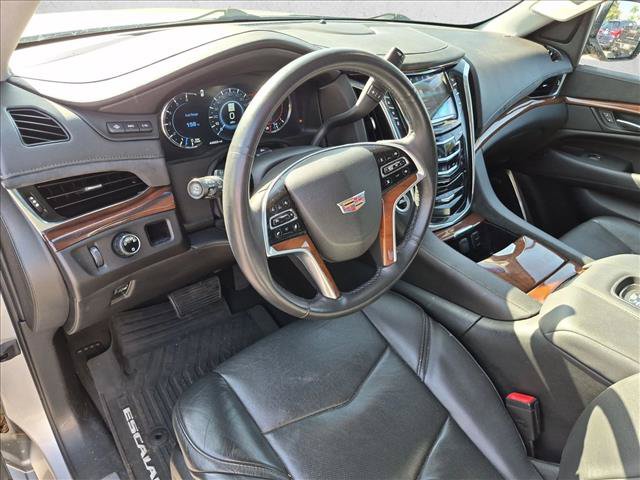 Used 2017 Cadillac Escalade Premium Luxury RWD image 10