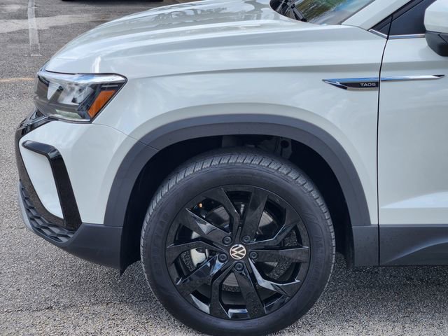 Used 2024 Volkswagen Taos SE image 5