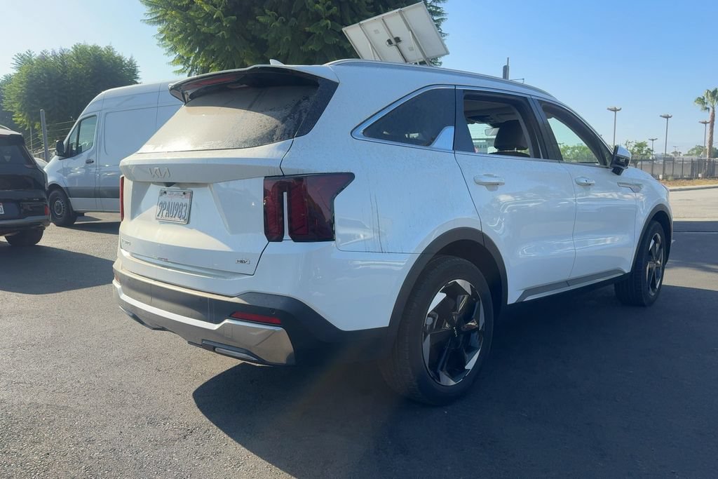 Used 2025 Kia Sorento EX w/ EX Panoramic Sunroof Package FWD image 6
