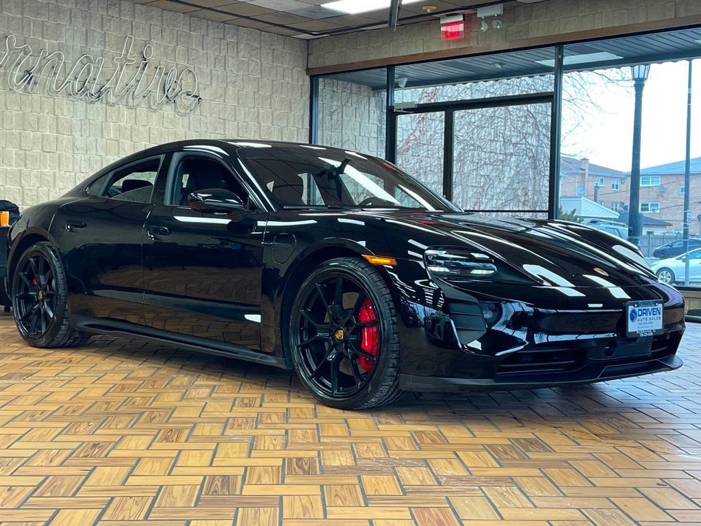 Used 2024 Porsche Taycan GTS image 8