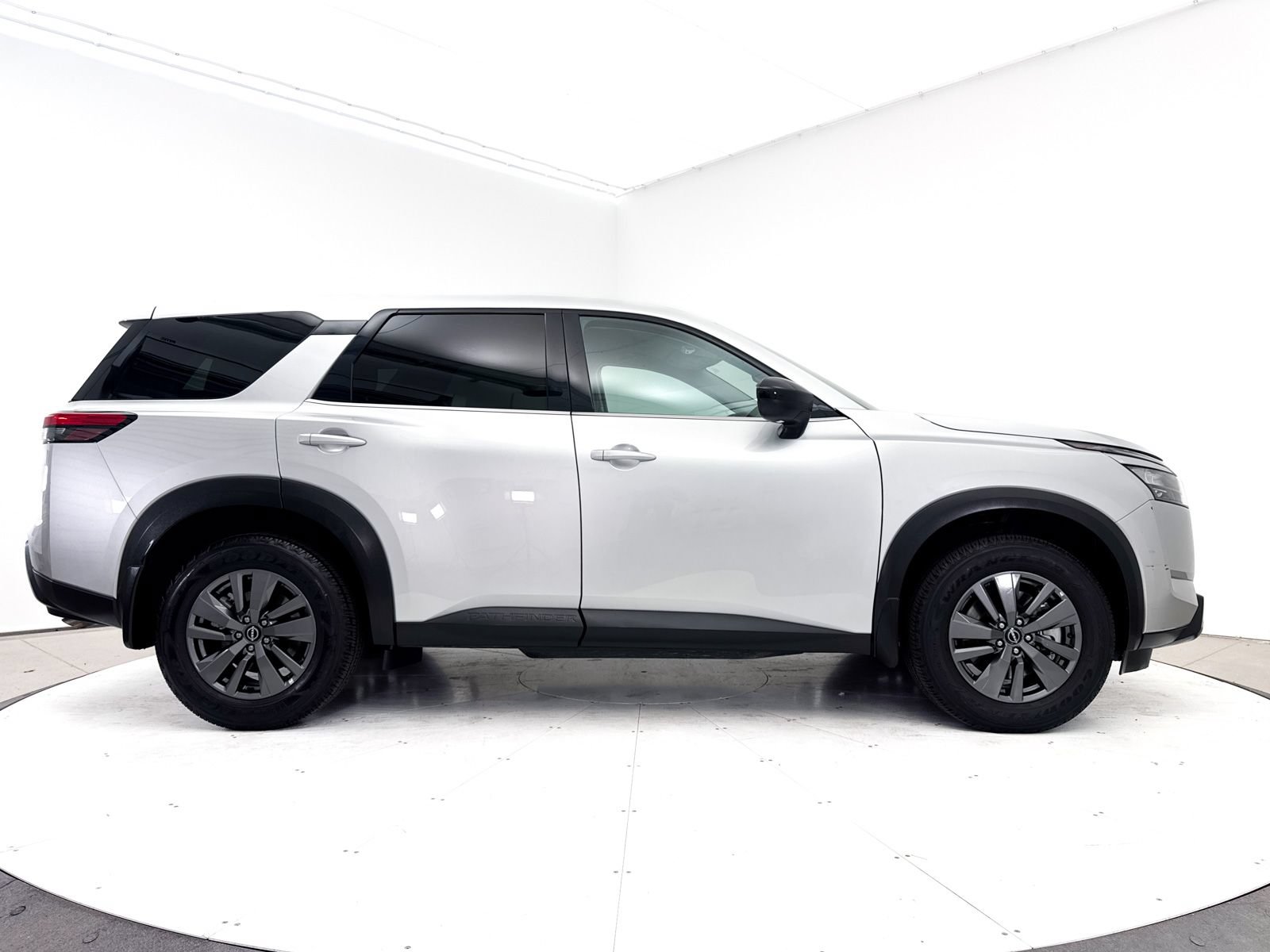 Used 2024 Nissan Pathfinder S FWD image 38