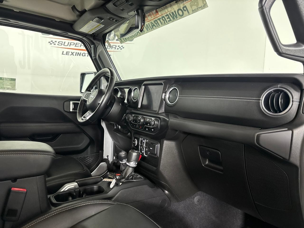 Used 2022 Jeep Wrangler Unlimited Sahara AWD/4WD image 28