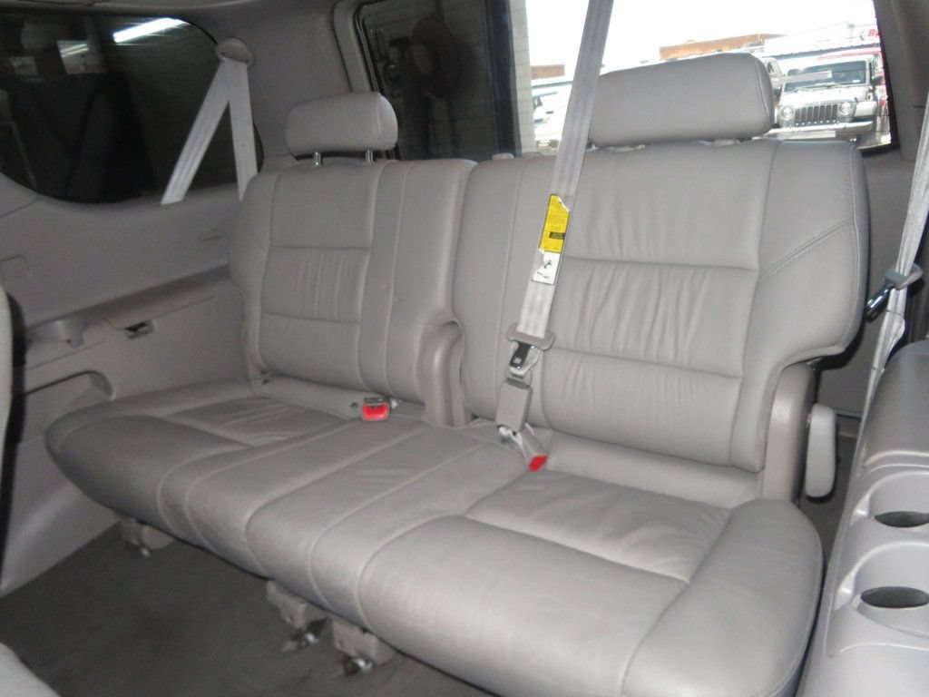 Used 2006 Toyota Sequoia SR5 AWD/4WD image 28