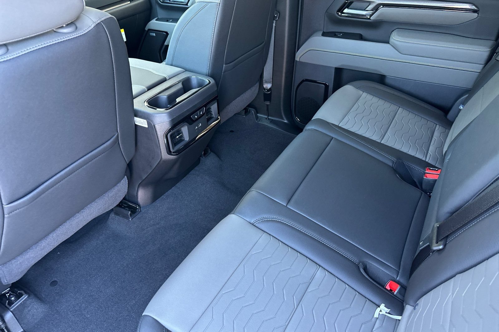 New 2026 Chevrolet Silverado 2500 ZR2 w/ LPO, Dark Essentials Package AWD/4WD image 12