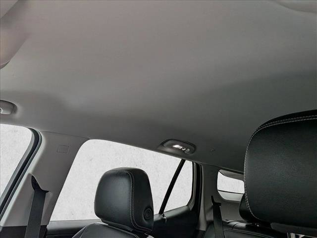 Used 2024 GMC Terrain SLT image 19