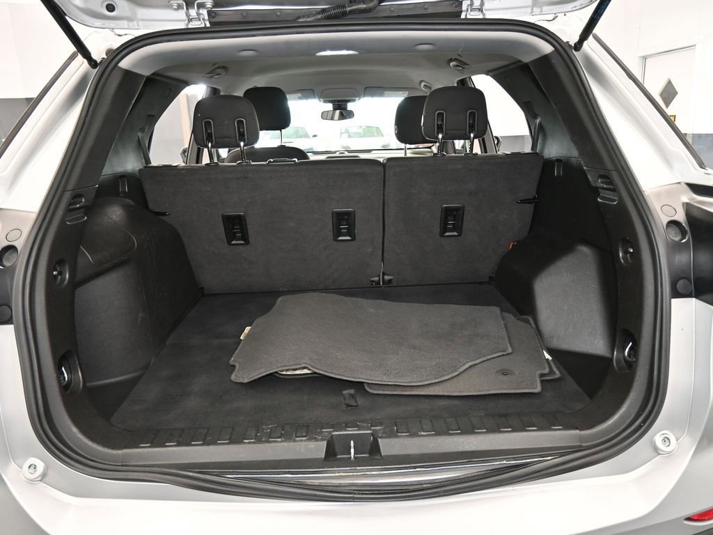 Used 2020 Chevrolet Equinox LS image 33