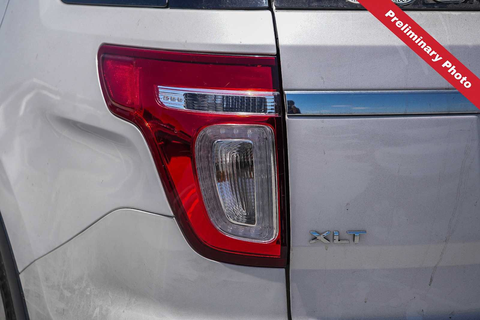 Used 2015 Ford Explorer XLT w/ Equipment Group 202B FWD image 7