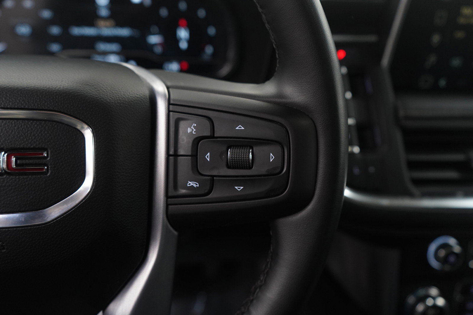 Used 2023 GMC Yukon XL SLT image 20