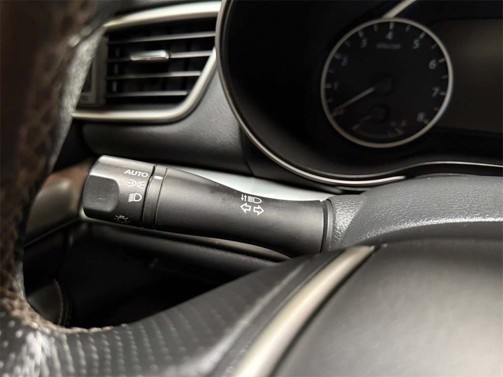 Used 2022 Nissan Maxima SL image 37