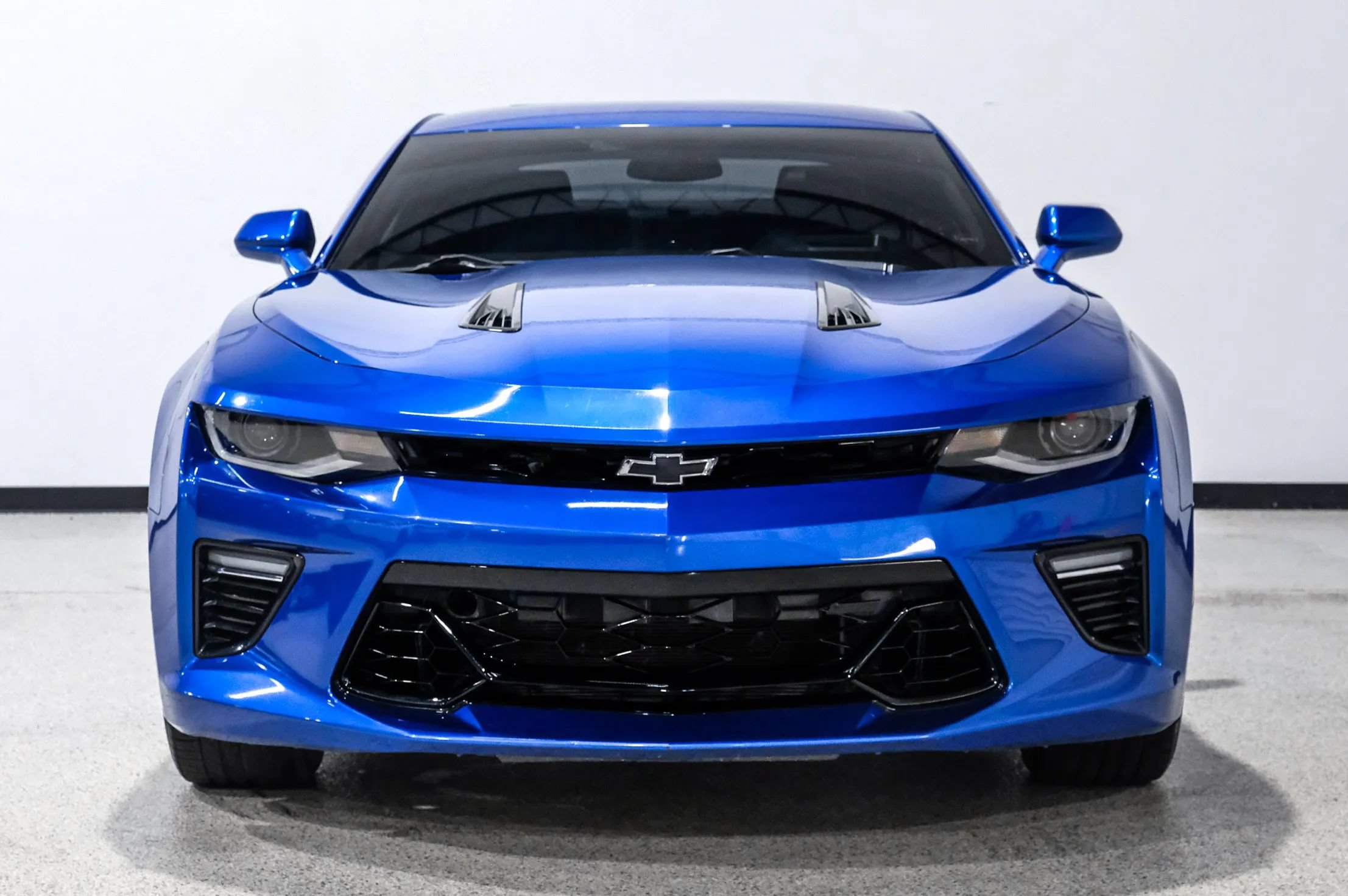 Used 2017 Chevrolet Camaro SS RWD image 3