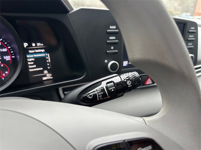 Used 2021 Hyundai Elantra SE image 25